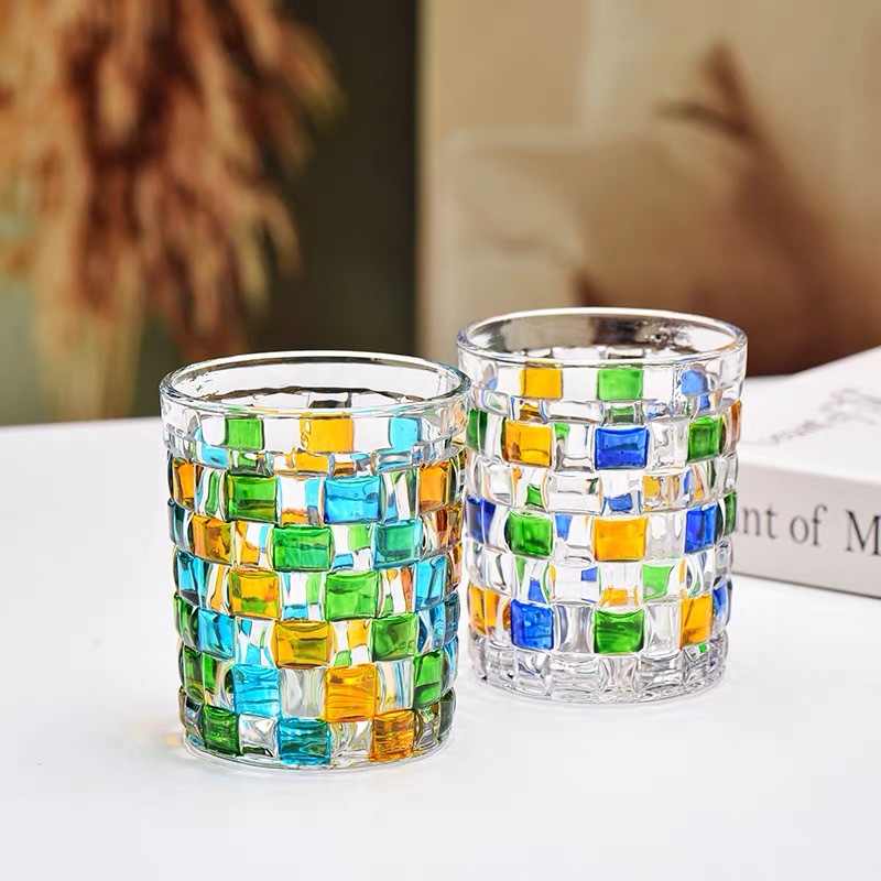 Bunte Glasbecher