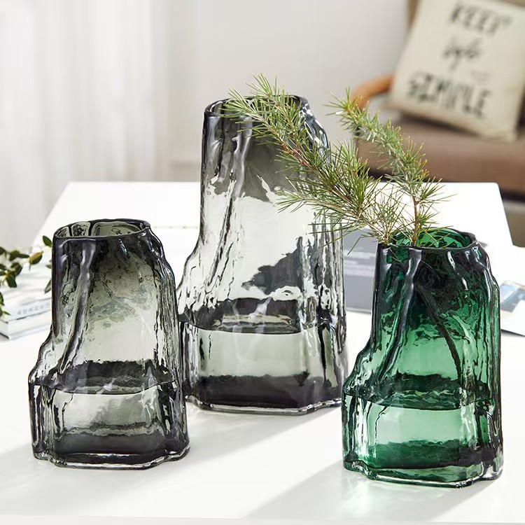 Buntglasvase aus künstlichem Steingarten im chinesischen Stil