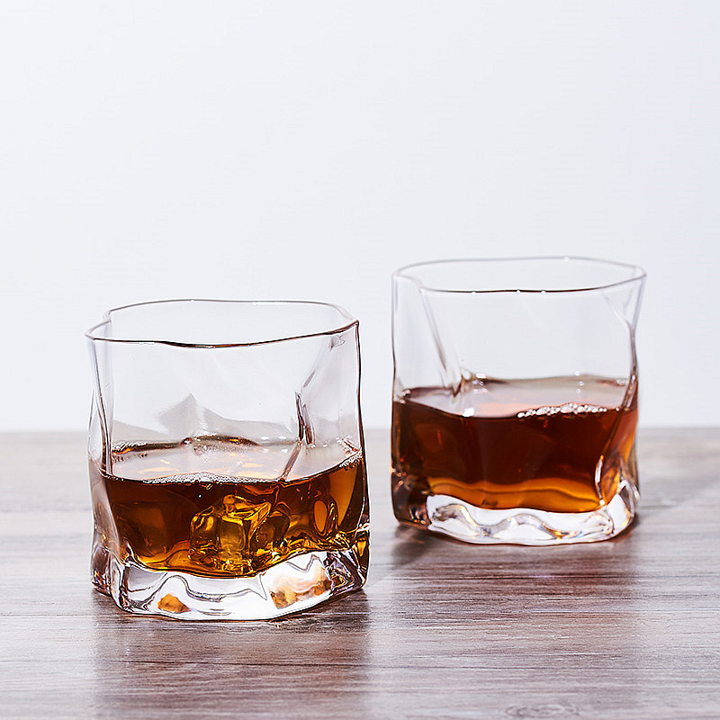 Japanisches Whiskyglas aus Glas