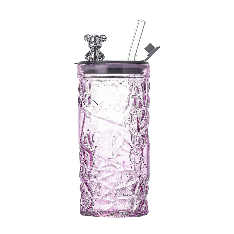 Tragbarer Wasserbecher aus Glas mit Bärendeckel und Strohhalm